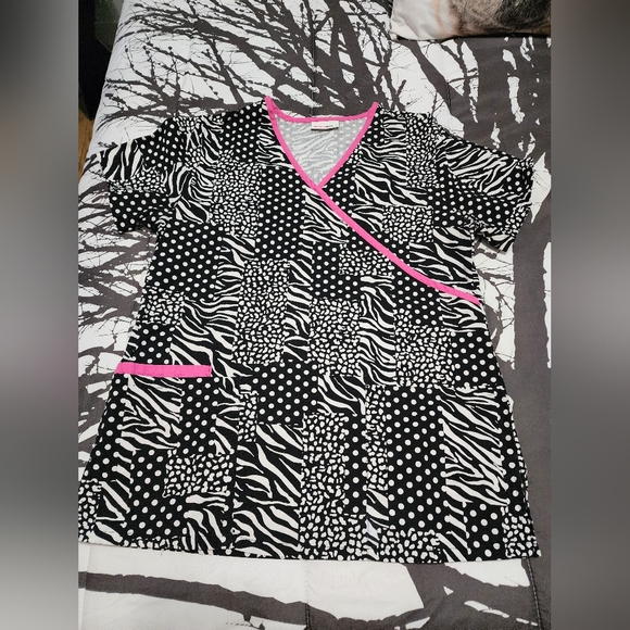 SCRUB Top - Picture 1 of 1